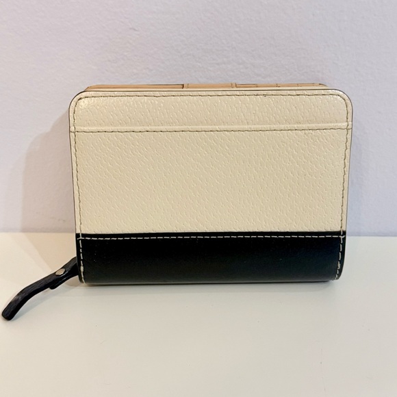 Kate Spade New York Cara bifold wallet EUC - Picture 2 of 6